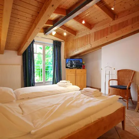 Jugendglueck By Rujana