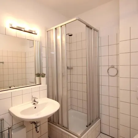 Jugendglueck By Rujana Binz