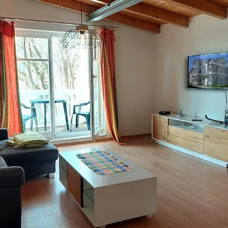 Jugendglueck By Rujana Binz