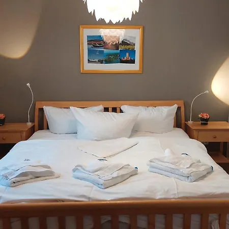 Jugendglueck By Rujana Binz