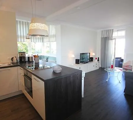 Jugendglueck By Rujana *